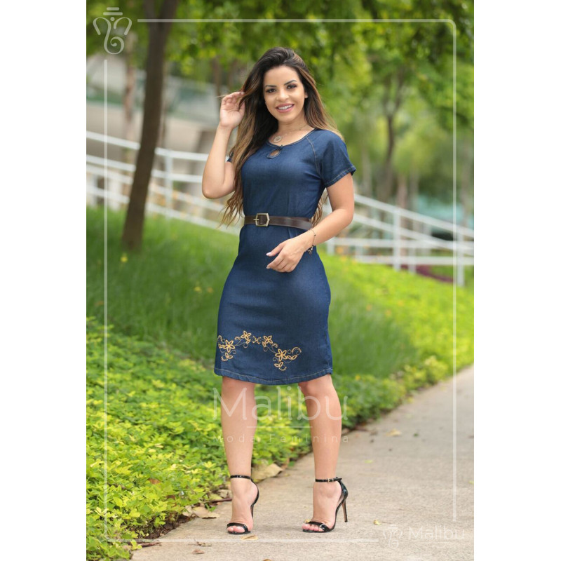 Vestido jeans com bordado na barra 2025